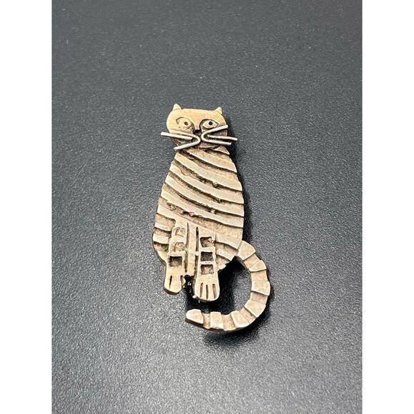 TM 299 Vintage Taxco Designer Sterling Silver Striped Cat Feline Brooch 1980’s - Picture 2 of 6
